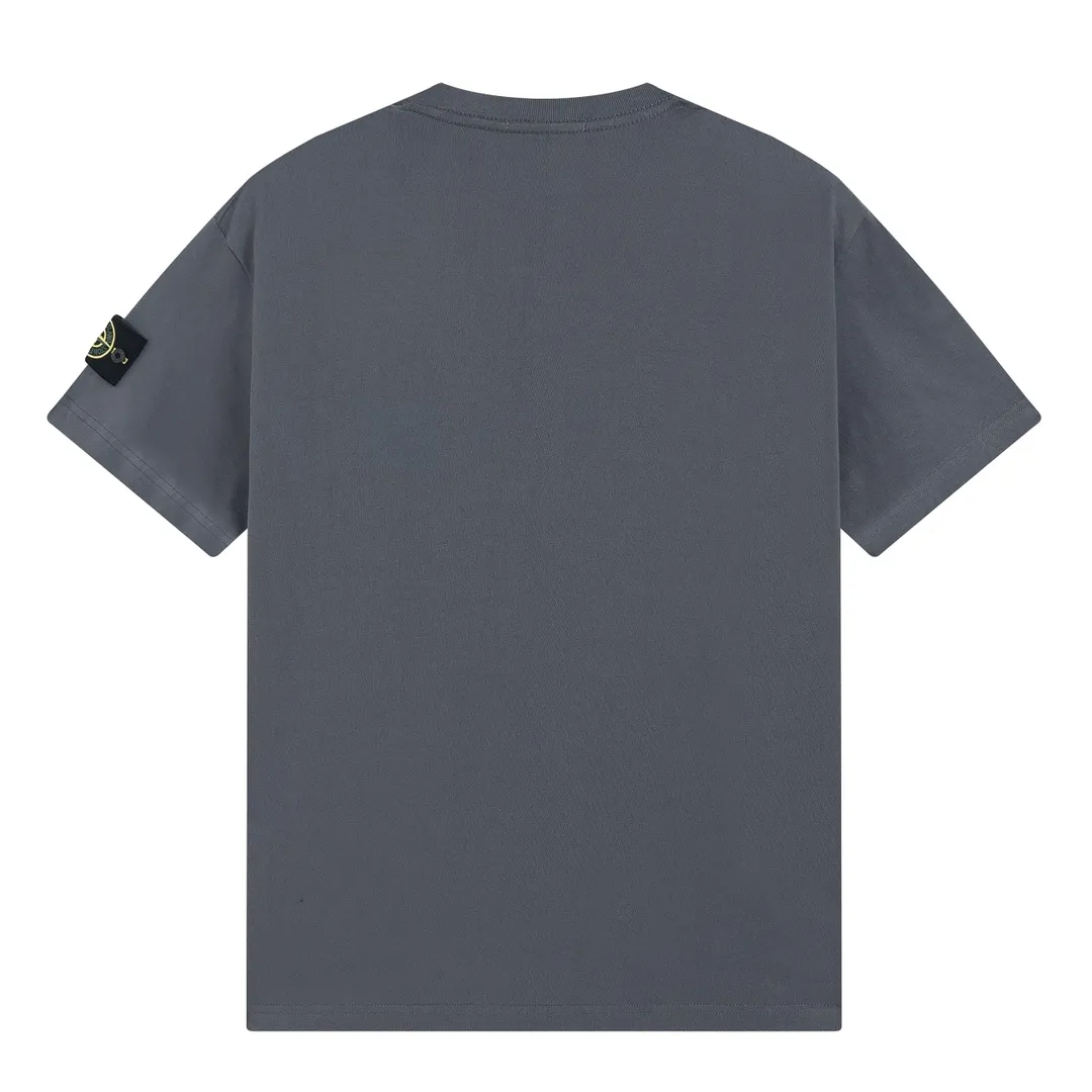 W623#P106💰 [Stone Island’s popular cuffed branded round neck off-shoulder short-sleeved T-shirt] Super versatile! A short-sleeved upper body for major celebrity internet celebrities, made of 260g combed cotton 32-count double yarn. Comfortable and breathable, customized accessories, oversize version. Dropped shoulder sleeves, very loose, same style for men and women, suitable for couples💑 Match as you like. The upper body is super beautiful. Color: Black White Apricot Gray Navy Size: M L XL XXL Ｍ Shoulder Width 47 Bust 52 Length 70 L Shoulder Width 48 Bust 54 Length 72 XL Shoulder width 59 Bust 56 Length 74 XXL Shoulder width 50 Bust 58 Length 76